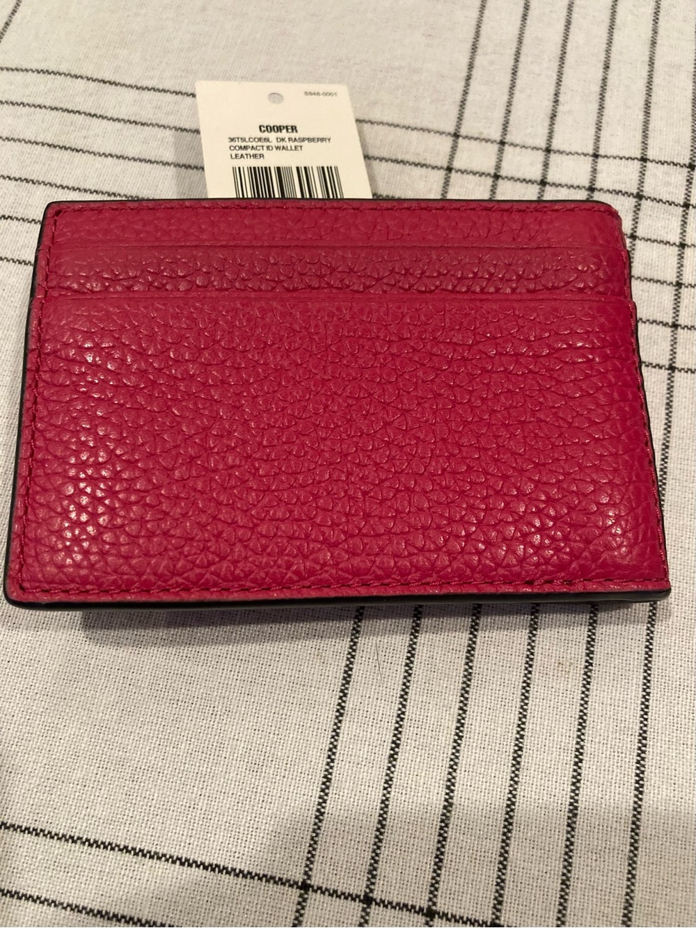Michael Kors Raspberry Pebbled Leather Card Holder - Picture 4 of 4